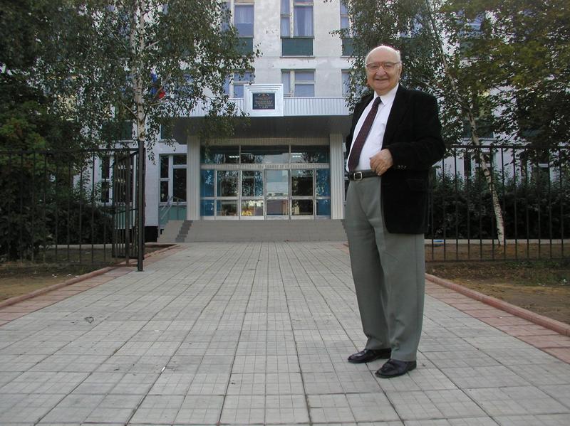 Основатель и первый директор гимназии №1543 Юрий Завельский, народный учитель Российской Федерации